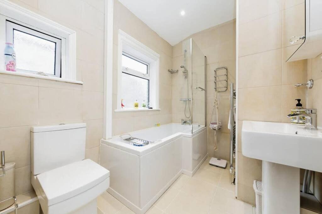 Your Chic 3Br Home Comfort And Style In Λονδίνο Εξωτερικό φωτογραφία